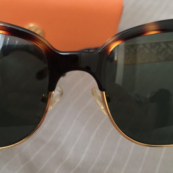 Authentic Tory Burch Sunglasses! - Picture 5 of 8